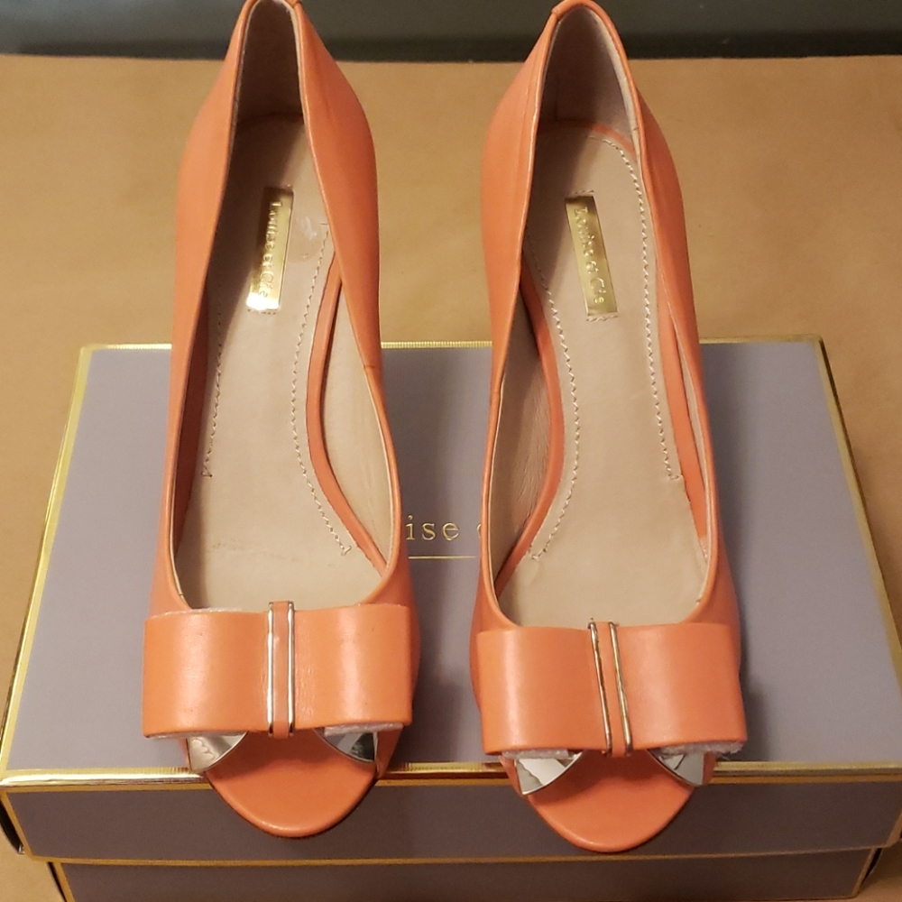 Louise et Cie Peep Toe Pump